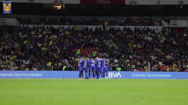 Pitchside: Gignac scores past Ochoa at Estadio Azteca